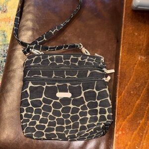 Baggallini Black and Tan Patterned Crossbody Bag giraffe print